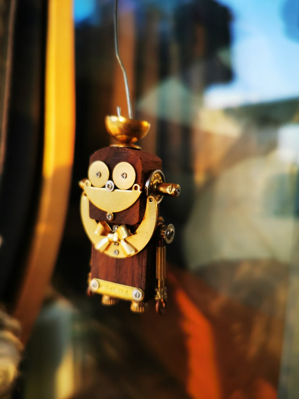 Jasper – Golden Smile & Bow Tie Single-Sided Steampunk Robot Charm