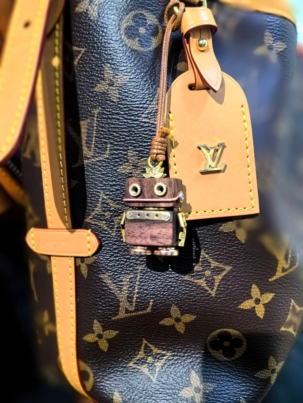 Moss – Copper Smile Double-Sided Steampunk Robot Charm