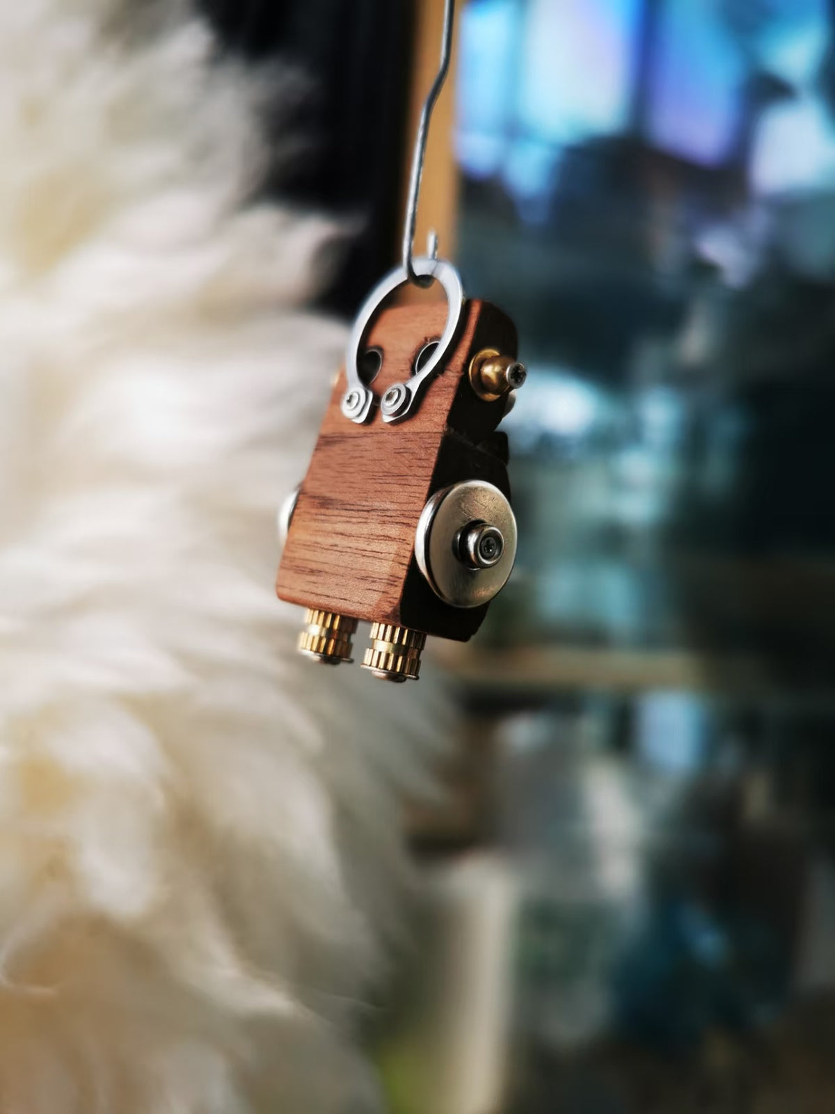 Pogo – Telescope Eyes & Happy Badge Single-Sided Steampunk Robot Charm