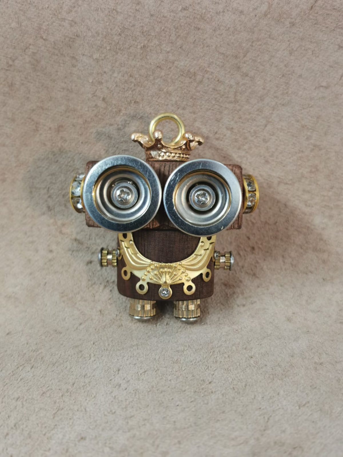 August – Silver Eyes & Golden Collar Double-Sided Steampunk Robot Charm