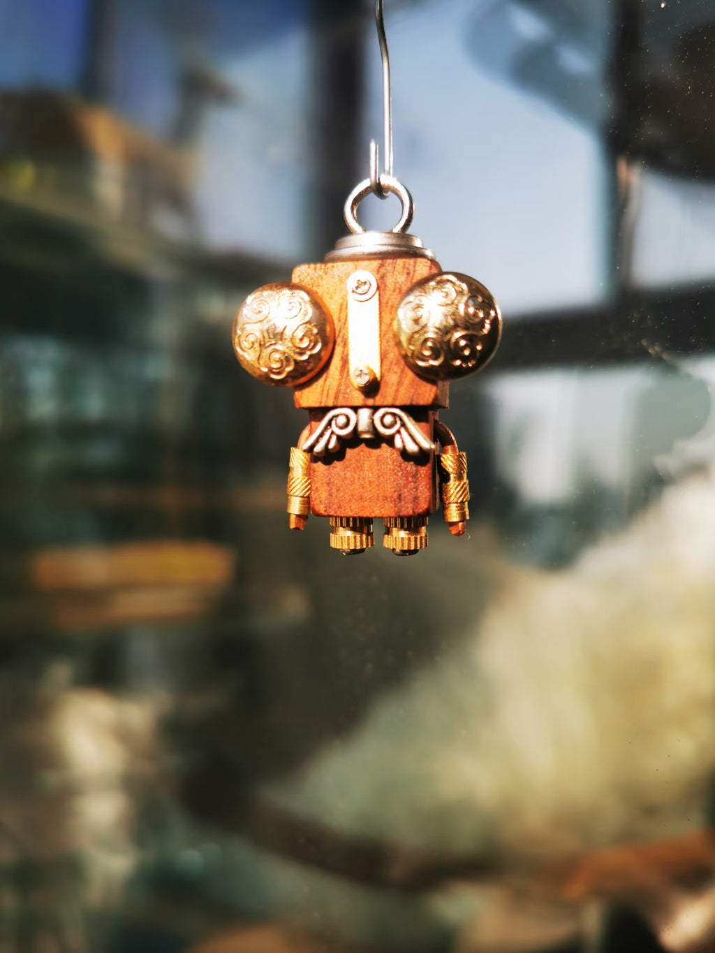 Cleo – Scrollwork Eyes & Silver Wings Single-Sided Steampunk Robot Charm