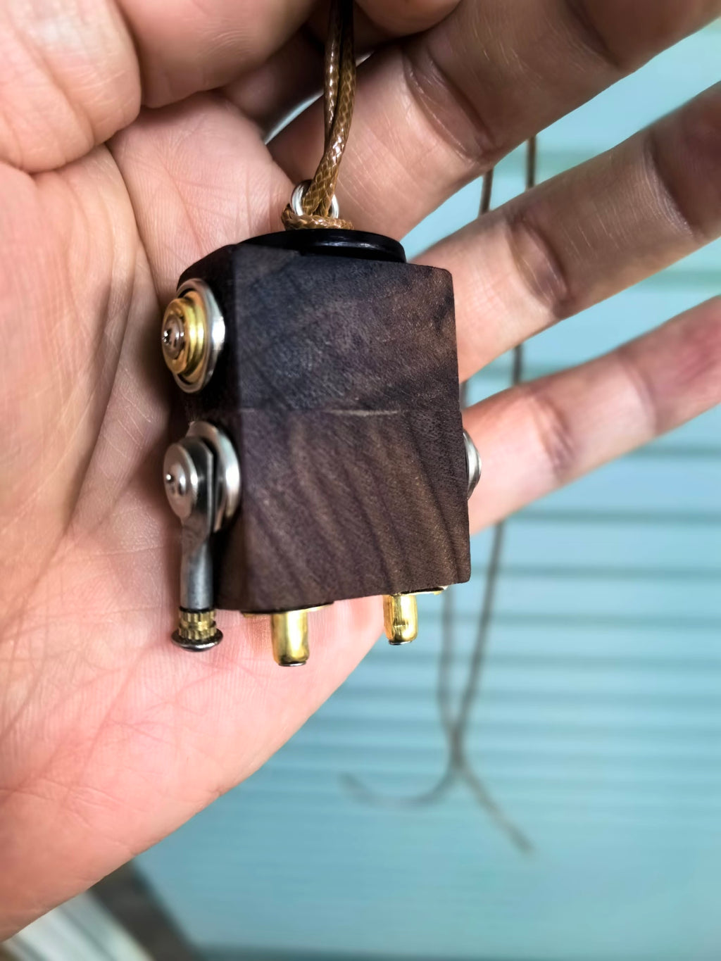 Benny – Golden Glasses & Bow Tie Single-Sided Steampunk Robot Charm