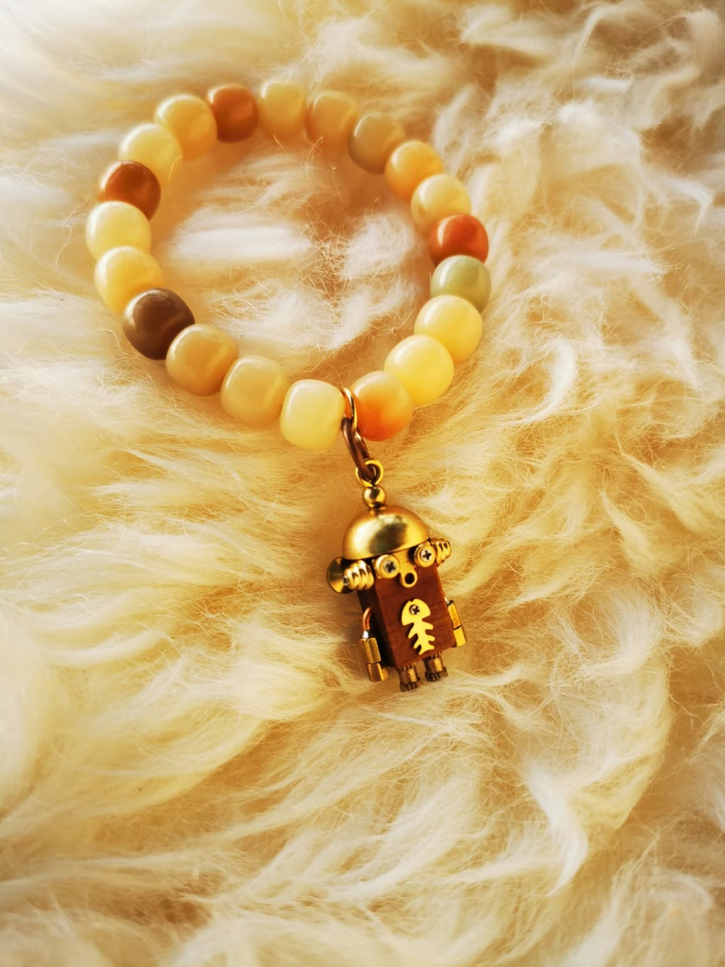 Sunny – Dome Helmet & Smiley Badge Single-Sided Steampunk Robot Charm