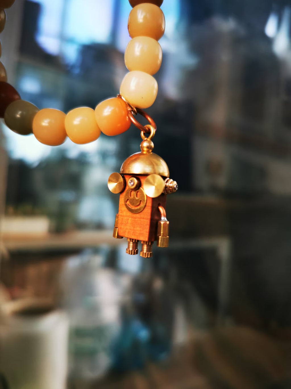 Sunny – Dome Helmet & Smiley Badge Single-Sided Steampunk Robot Charm