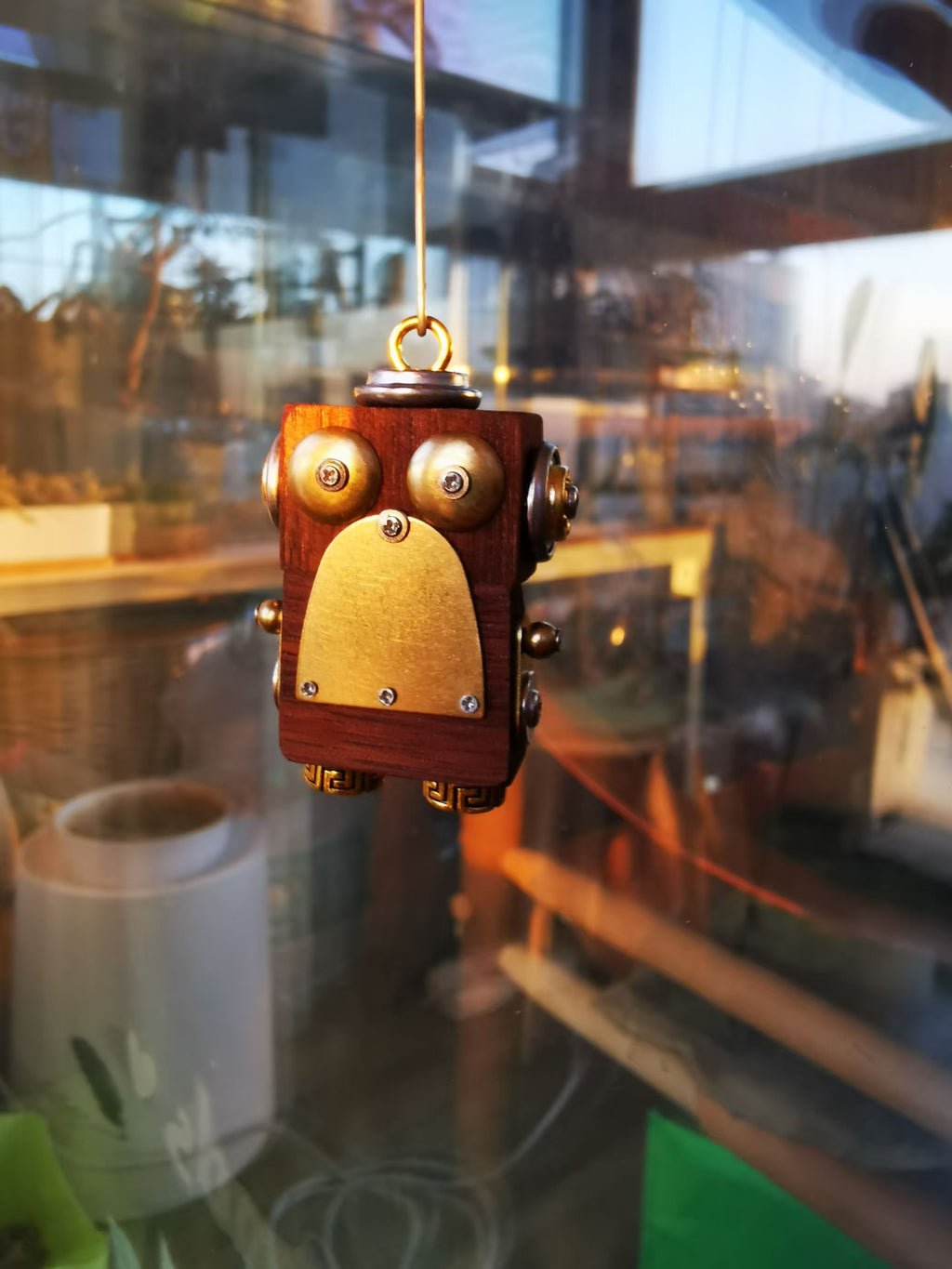 Iris – Black Petal Eyes Double-Sided Steampunk Robot Charm