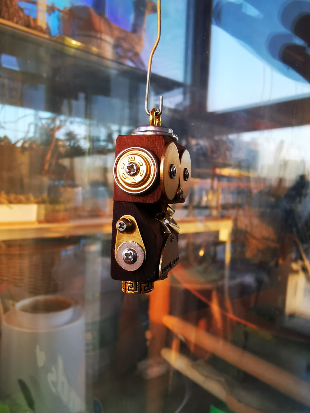 Iris – Black Petal Eyes Double-Sided Steampunk Robot Charm