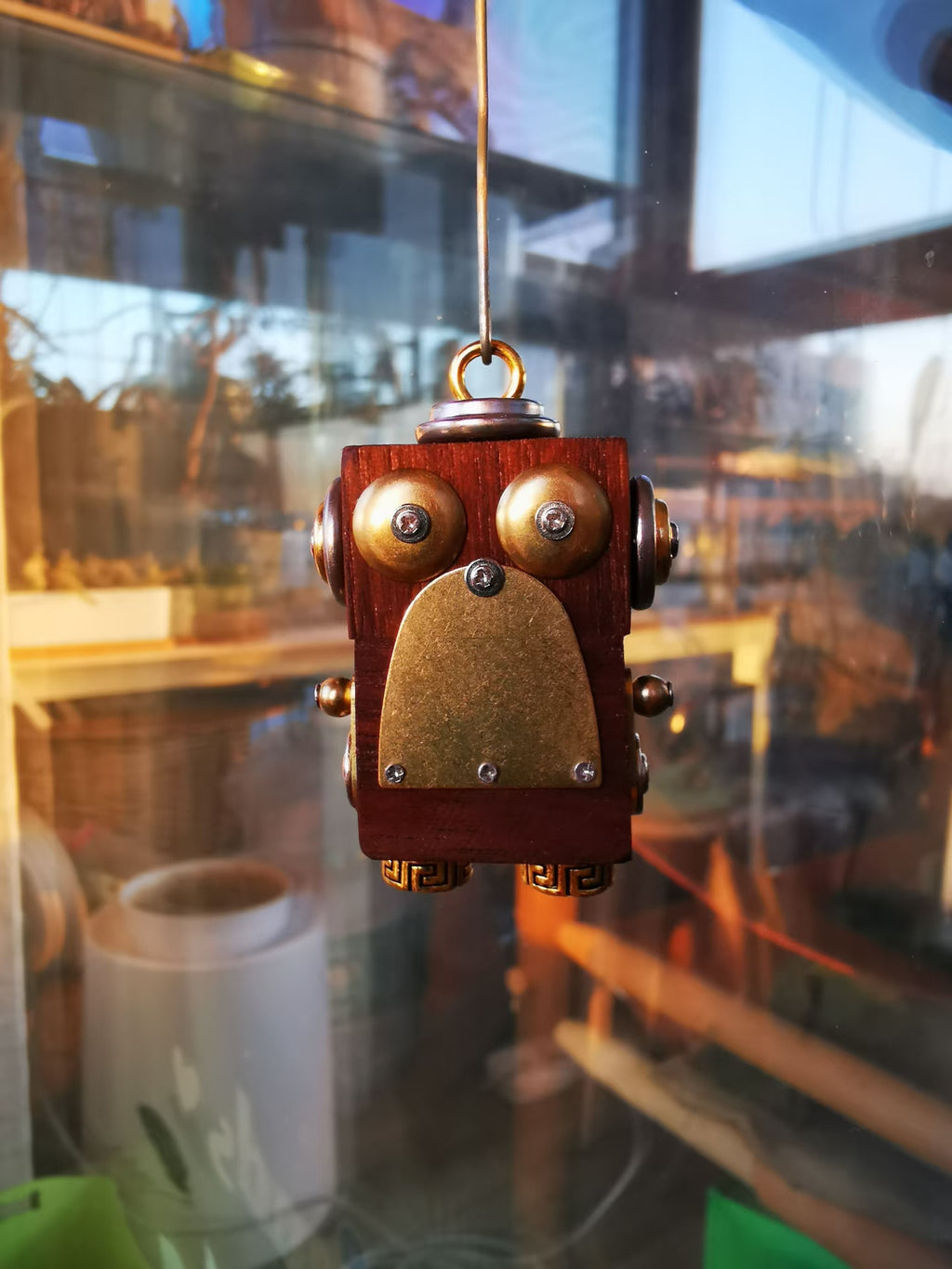 Iris – Black Petal Eyes Double-Sided Steampunk Robot Charm