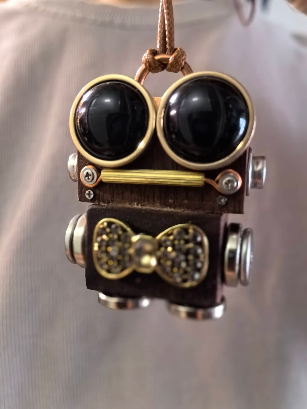 Theo – Midnight Eyes & Crystal Bow Tie Single-Sided Steampunk Robot Charm