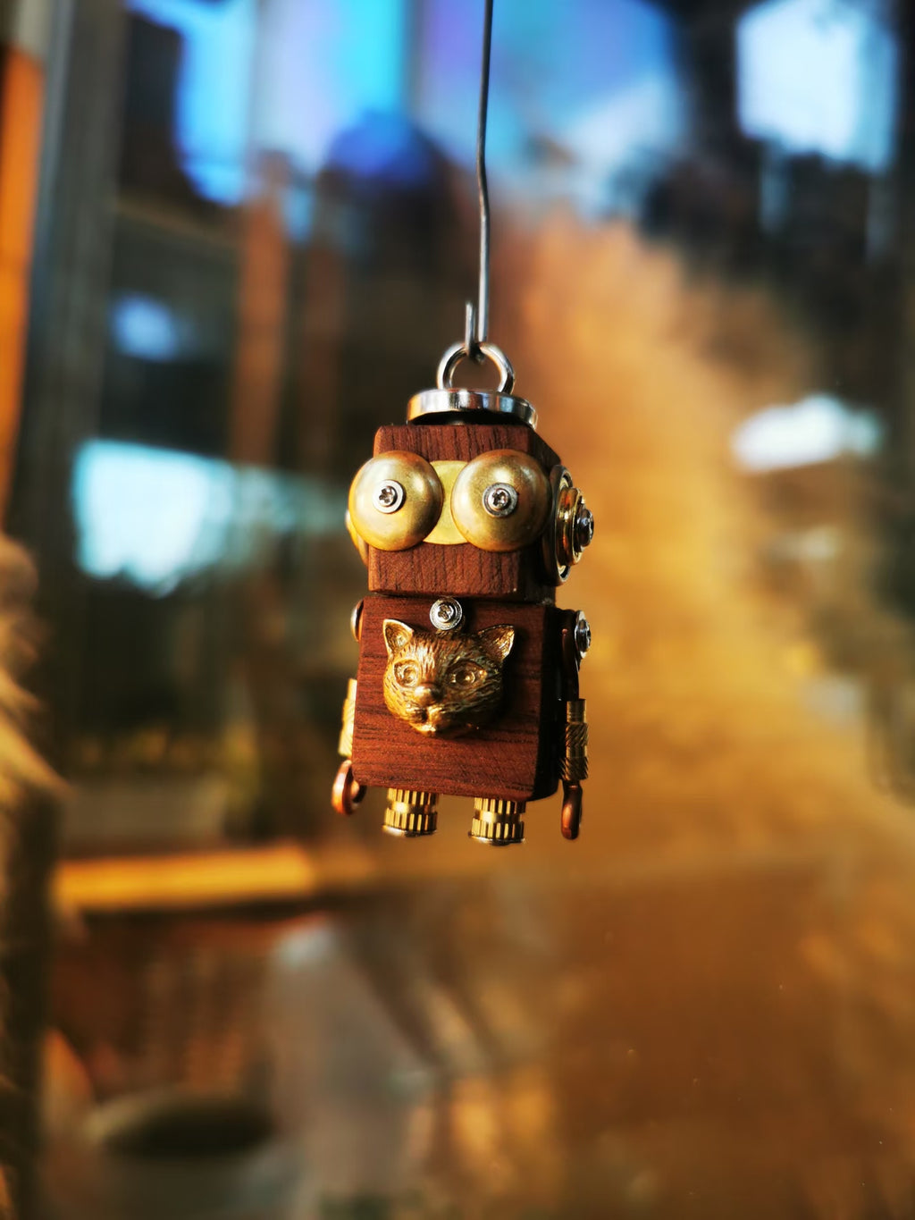 Felix – Golden Cat & Wide Eyes Single-Sided Steampunk Robot Charm