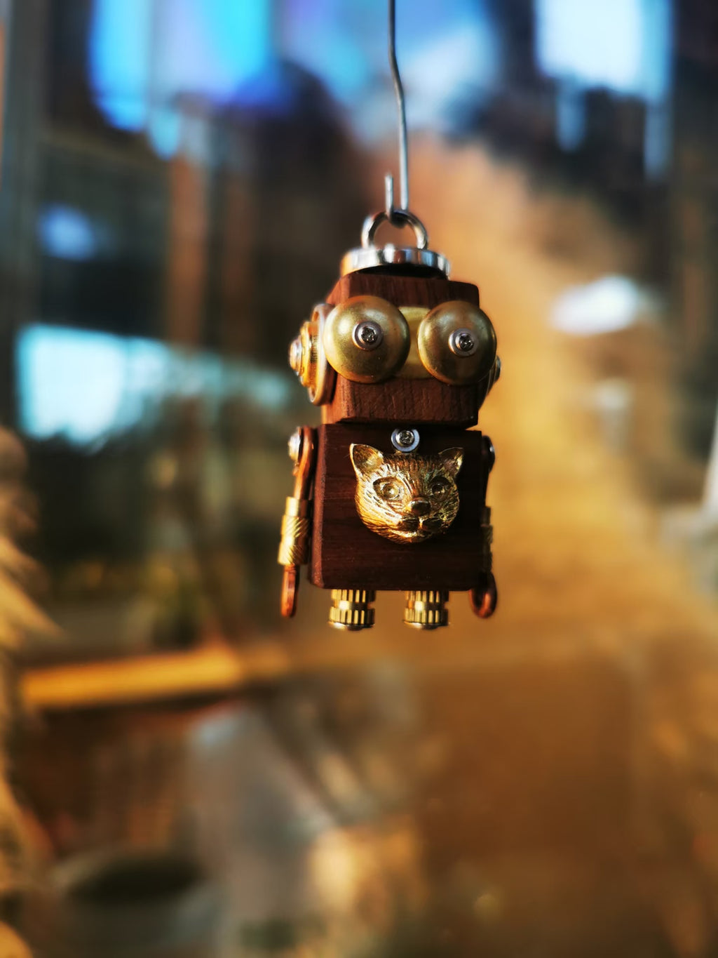 Felix – Golden Cat & Wide Eyes Single-Sided Steampunk Robot Charm